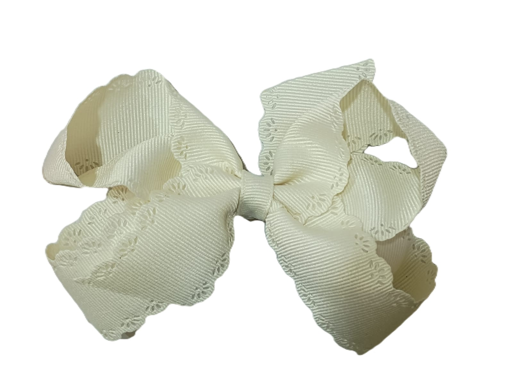 Med Eyelet Embossed Gg Bow Antique White