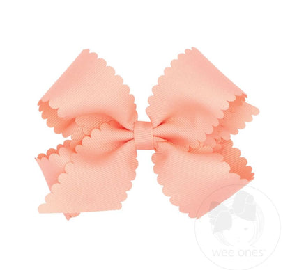 Medium GG Bow W/Scalloped Edge Coral