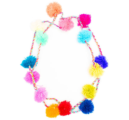 Guirnalda de Pompones de Colores Hecha a Mano - Inspired Peru