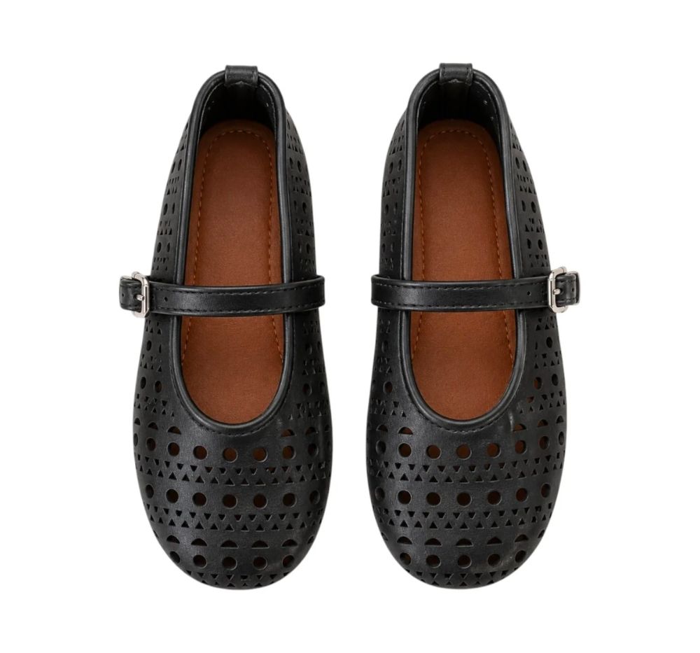 Lily Eyelet Flats Black