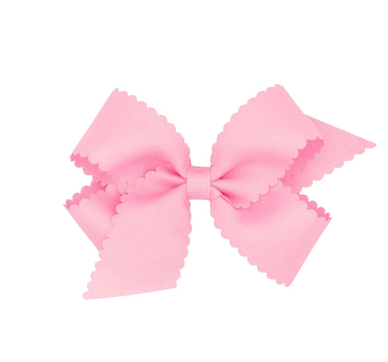 Medium GG Bow W/Scalloped Edge Pearl