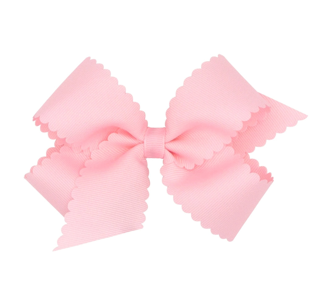 Medium GG Bow W/Scalloped Edge Light Pink