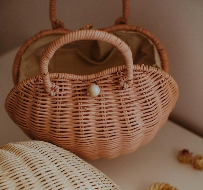 Bolsa de ratán en forma de corazón rosa -Olliella